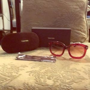 Oversized Sunglasses 🕶